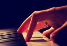 斯帕尔纳领头梯队，为意甲夺冠冲刺