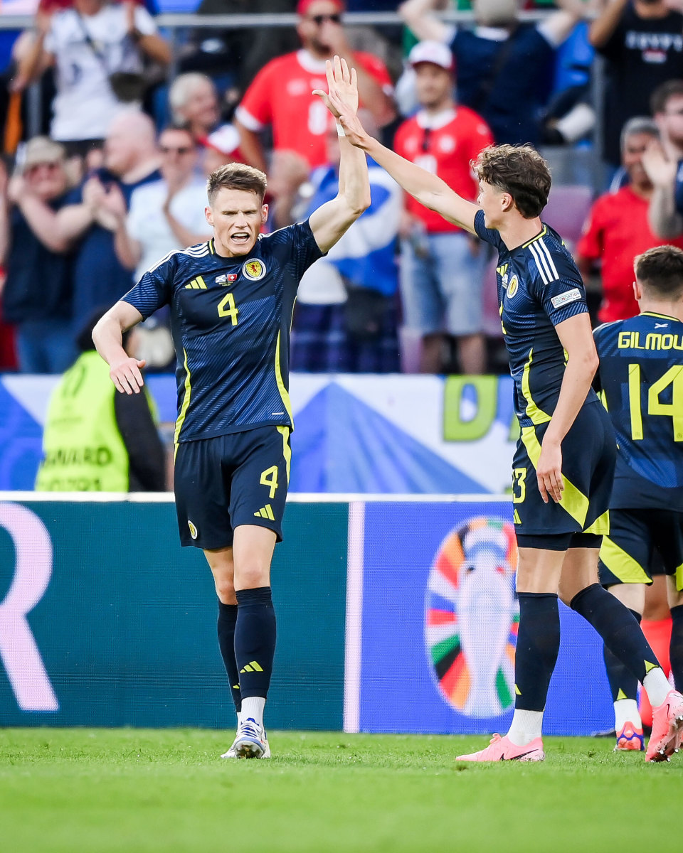 爱游戏体育直播-关于苏格兰好局延续，晋级形势有望的信息