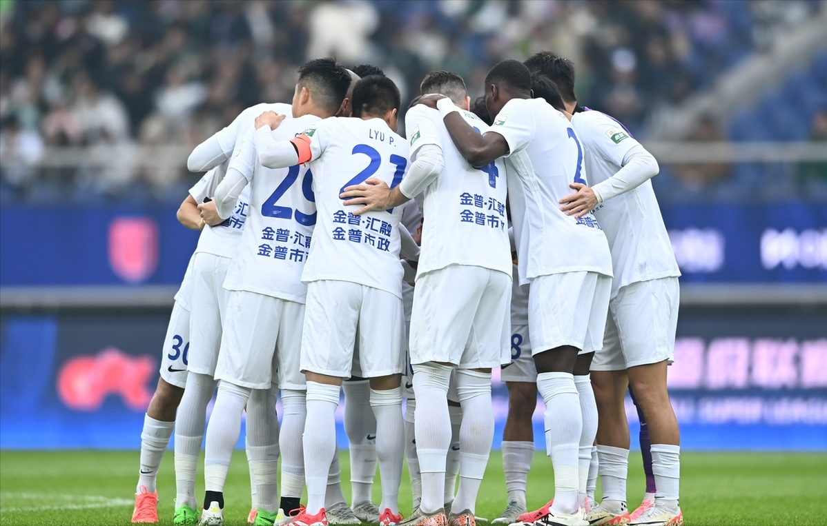 爱游戏官网-阵容大调整，球队面临挑战与机遇的简单介绍