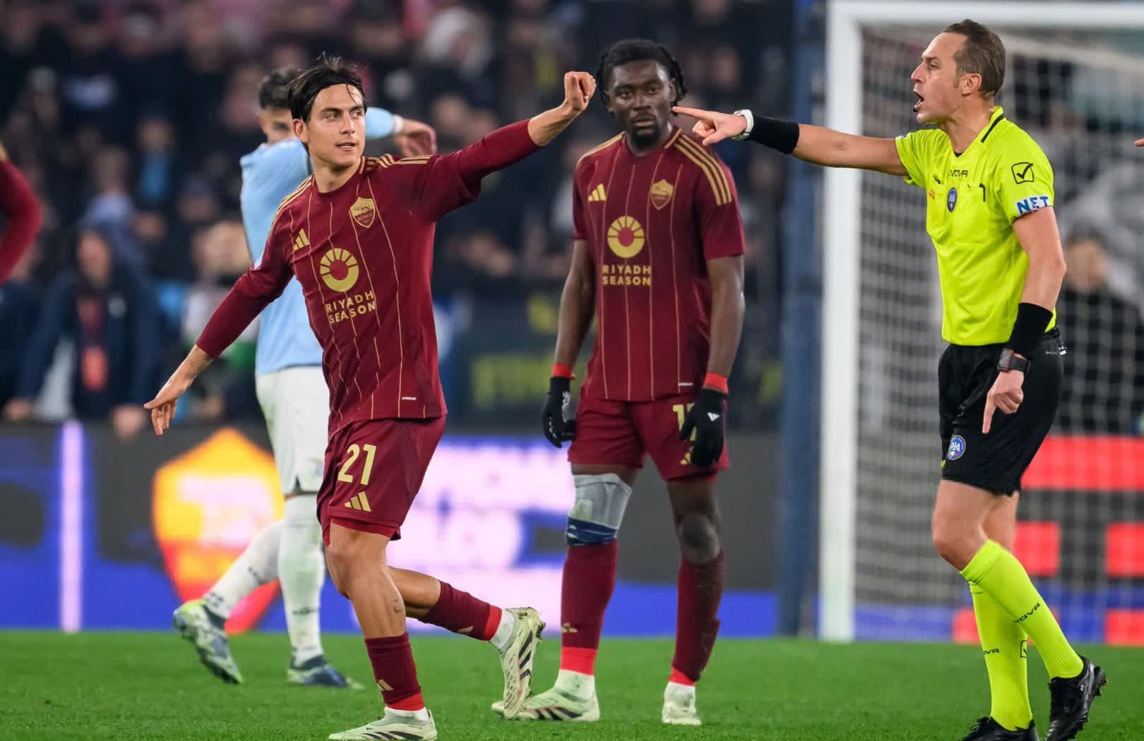 西悉尼流浪者主场气氛火爆,球迷助威成强大后盾 西悉尼流浪者主场气氛火爆,球迷助威成强大后盾