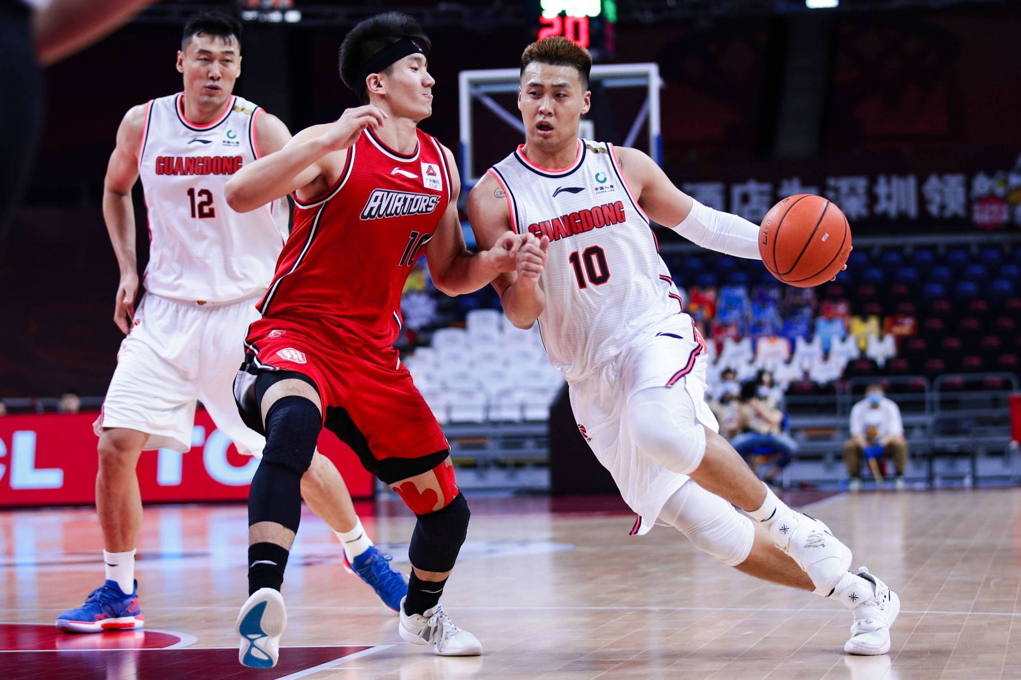 包含湖南队外线火力全开,擒下广东队的词条 包含湖南队外线火力全开,擒下广东队的词条