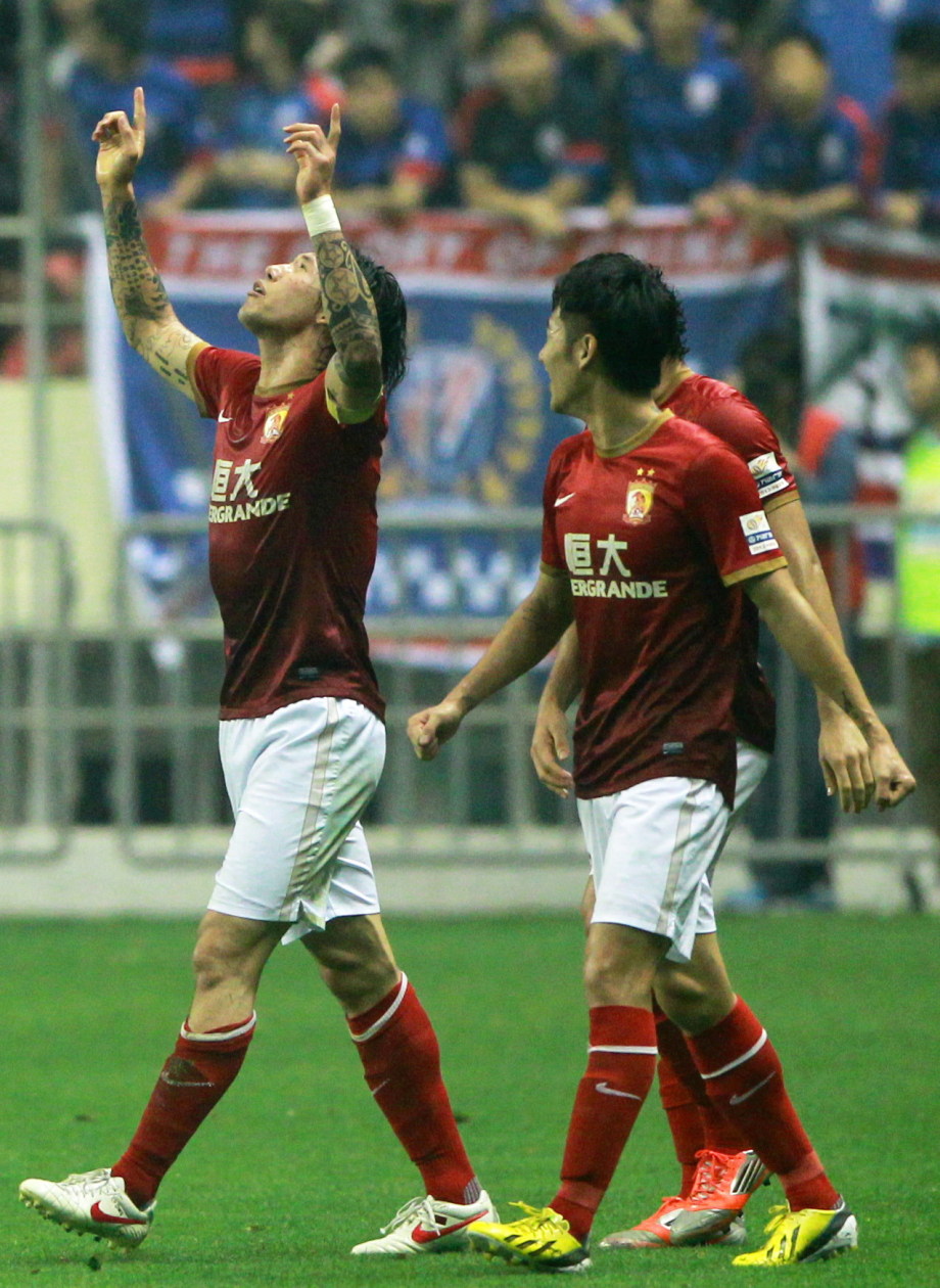 爱游戏官网-广州恒大客场大胜，稳坐榜首位置的简单介绍