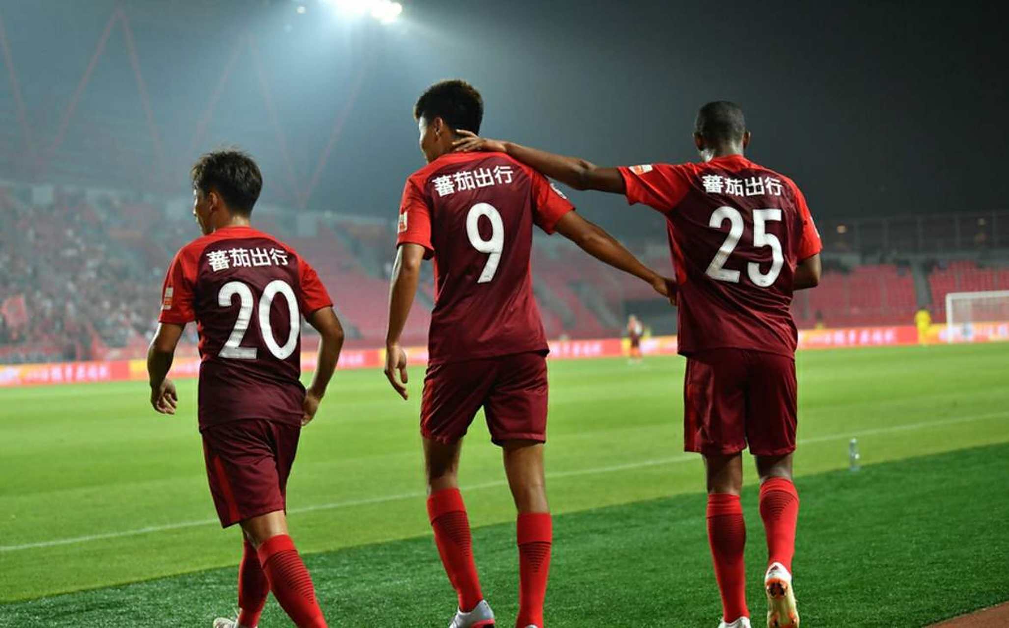 广州恒大客场大胜,稳坐榜首位置的简单介绍 广州恒大客场大胜,稳坐榜首位置的简单介绍