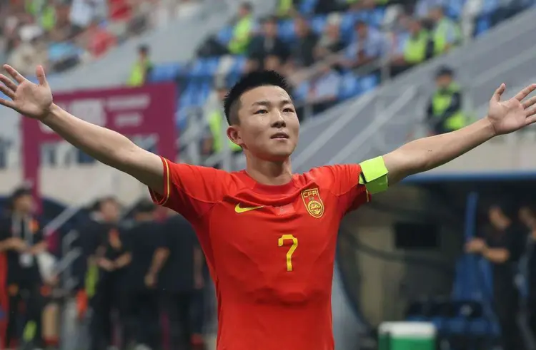 爱游戏app下载-世界级比赛中亚洲球队崭露头角，赢得掌声