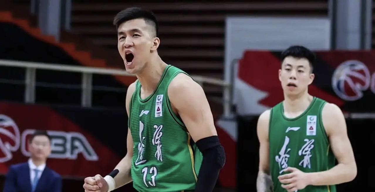 爱游戏登录-篮下争抢胜利，球队取得关键胜利