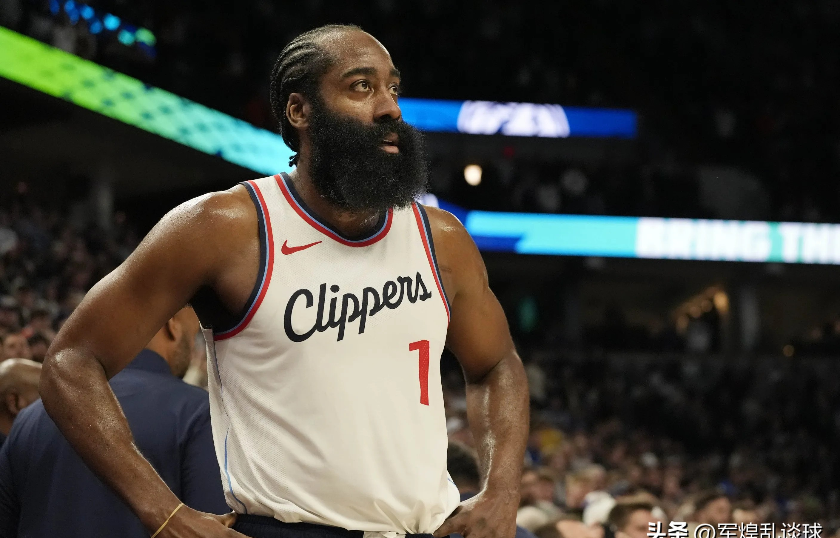 爱游戏体育地址-篮球巨星哈登交易至篮网，成为球队得分主力！的简单介绍