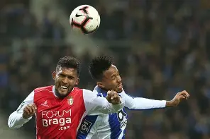 爱游戏官网-阿雅克斯肖主场获胜，保持良好状态