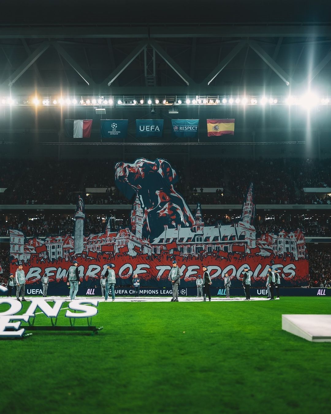 爱游戏网页版入口-里尔备战欧冠比赛，主队全员备战