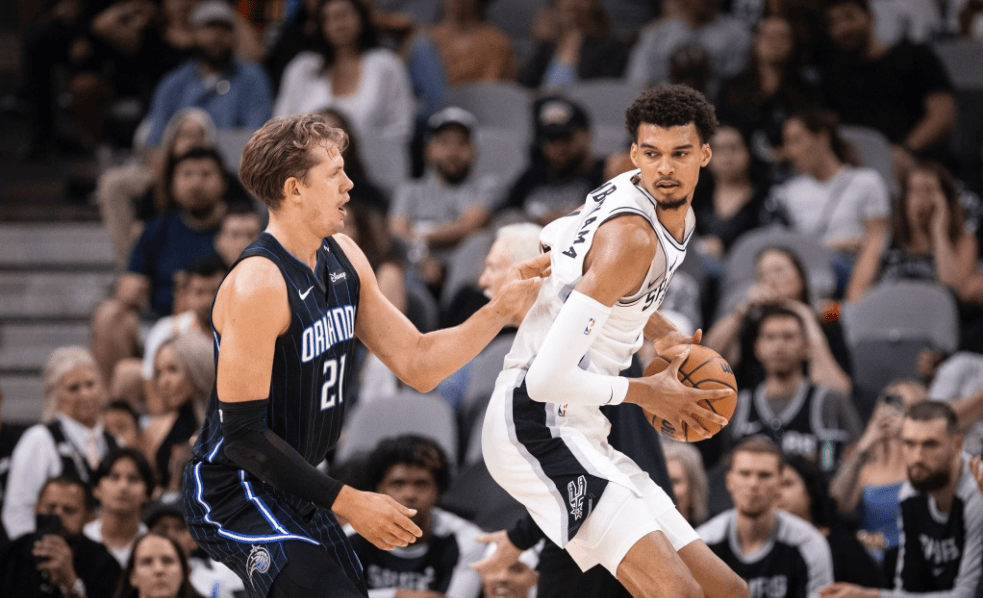 马刺主场大胜，球队全员表现可圈可点