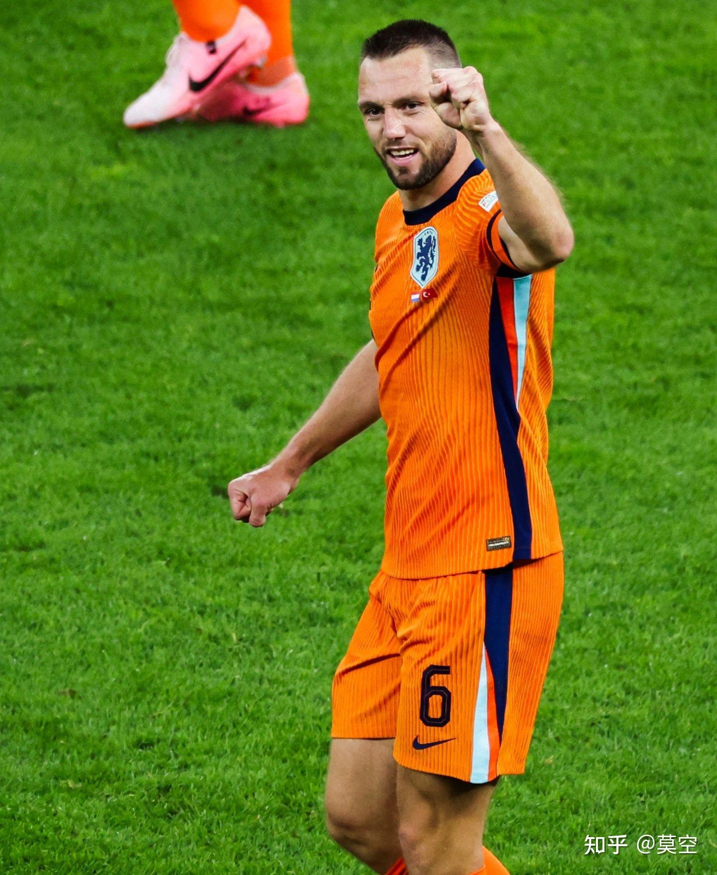 爱游戏体育地址-包含荷兰强势逆转法国，欧预赛战绩逐渐回升的词条