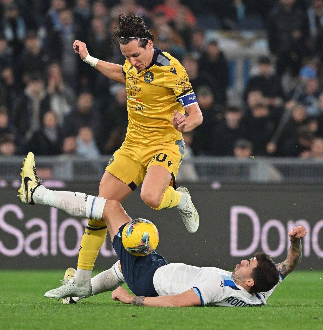 爱游戏在线-包含热那亚战平拉齐奥，实现防守的词条