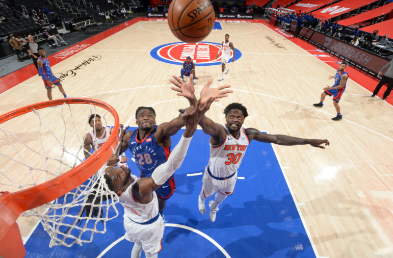 爱游戏网页版-关于尼克斯队惨败提醒，哪吒外线投篮稳定逐渐成长的信息