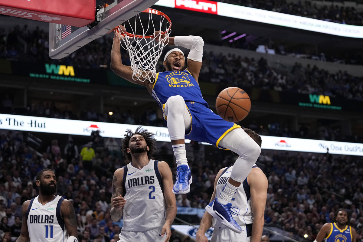 勇士击败独行侠,取得关键胜利 勇士击败独行侠,取得关键胜利