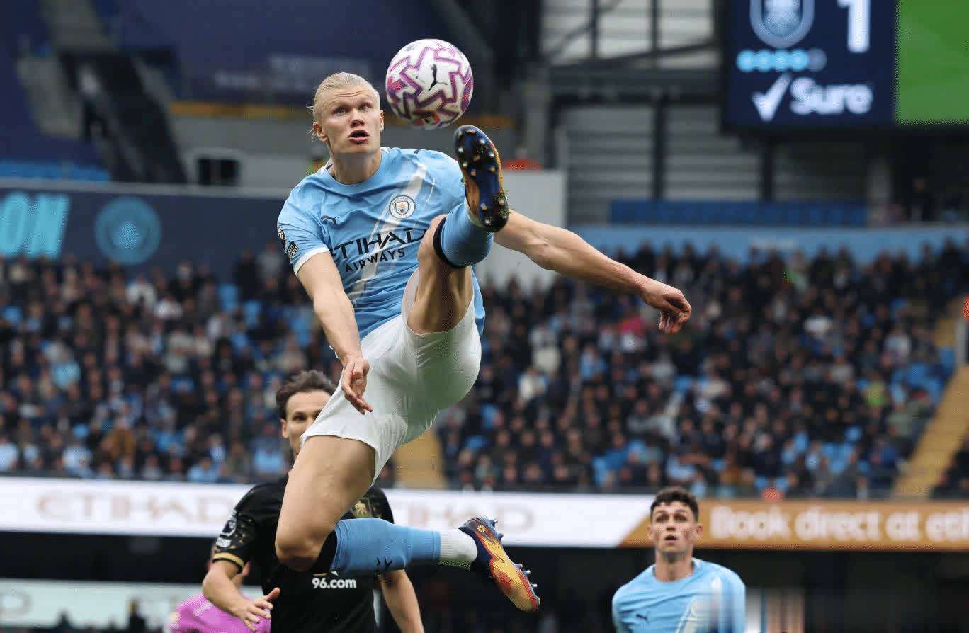 曼城后防线谨慎守护,零封对手的简单介绍 曼城后防线谨慎守护,零封对手的简单介绍